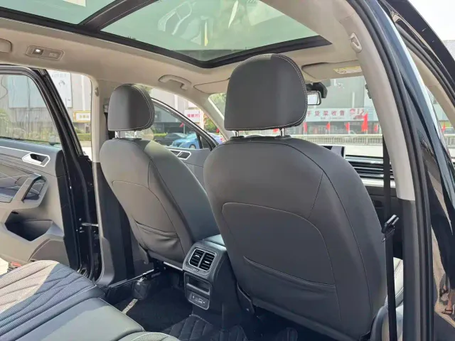 Volkswagen Tiguan L — Фото автомобиля 21
