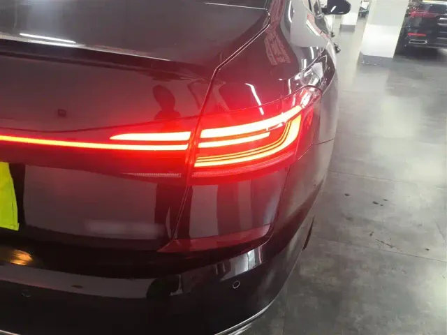 Volkswagen Passat — Фото автомобиля 7