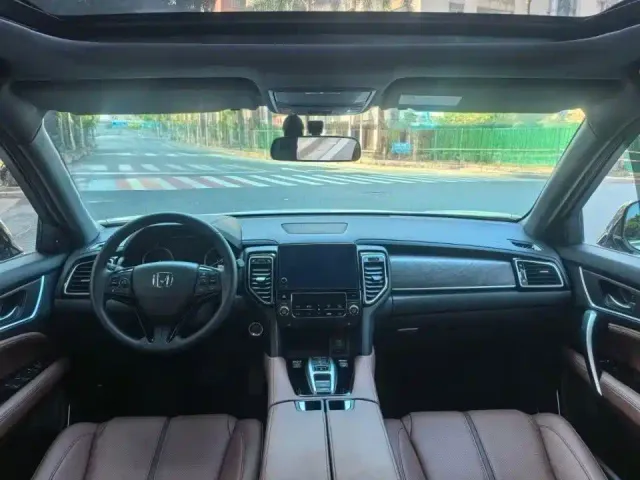 Honda UR-V — Фото автомобиля 5