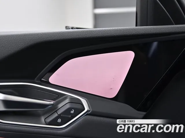 Audi e-tron — Фото автомобиля 15