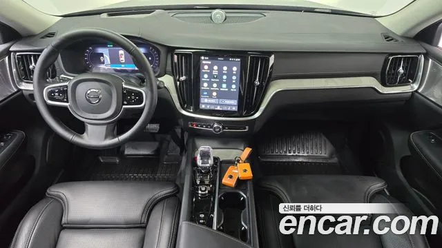 Volvo V60 Cross Country 2nd Gen — Фото автомобиля 10