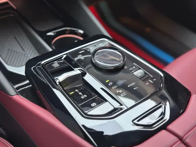 BMW 5 Series — Фото автомобиля 16