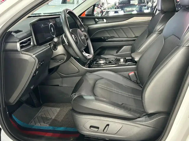 Kia K5 — Фото автомобиля 6
