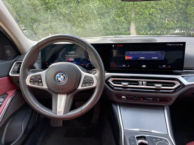 BMW i3 — Фото автомобиля 12