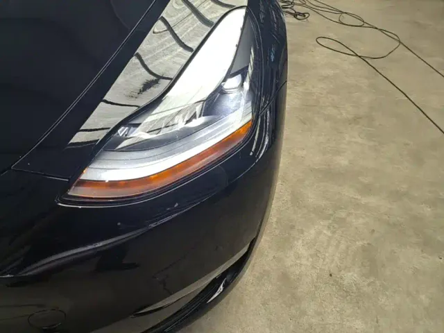 Tesla Model Y — Фото автомобиля 23