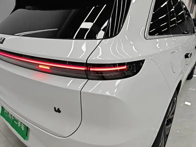 Li Auto L6 — Фото автомобиля 7