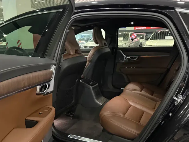 Volvo S90 — Фото автомобиля 6