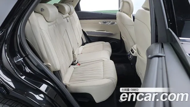 Genesis GV70 — Фото автомобиля 17
