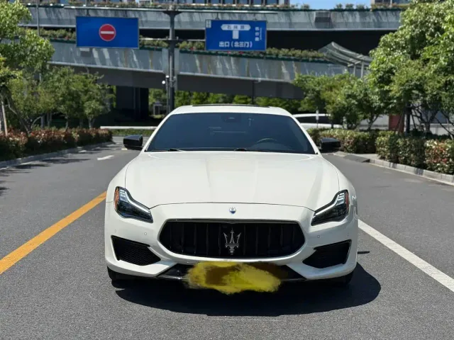 Maserati Quattroporte — Фото автомобиля 2