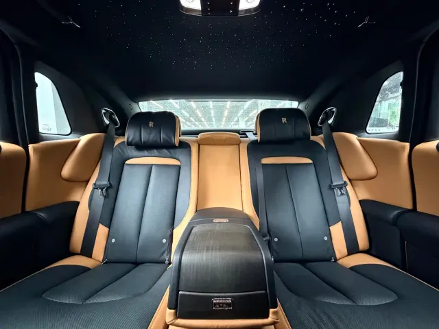 Rolls-Royce Ghost — Фото автомобиля 9