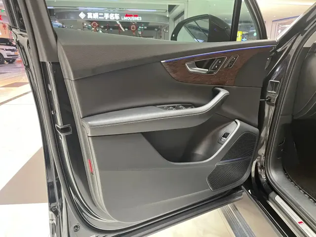 Audi Q7 — Фото автомобиля 5