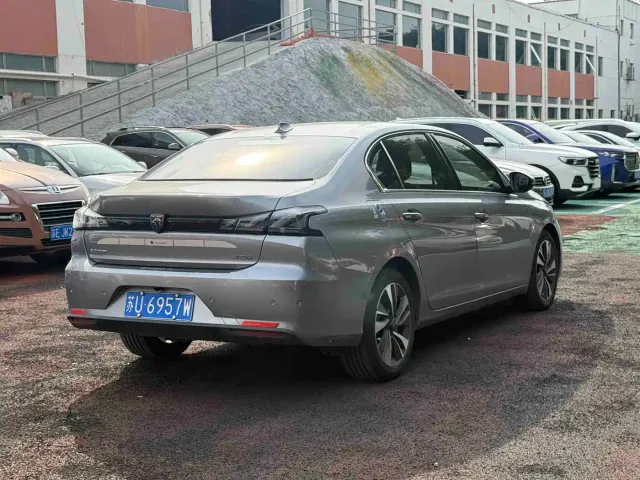 Peugeot 408 — Фото автомобиля 9