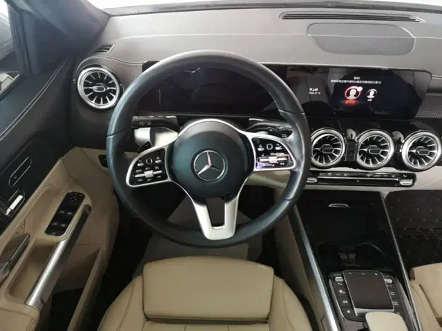 Mercedes-Benz EQB — Фото автомобиля 10