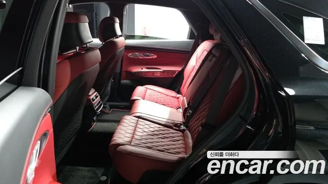 Genesis GV70 — Фото автомобиля 25