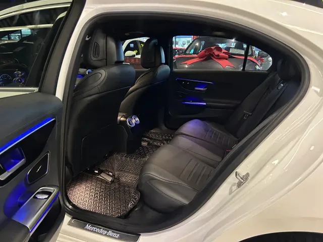 Mercedes-Benz C-Class — Фото автомобиля 6