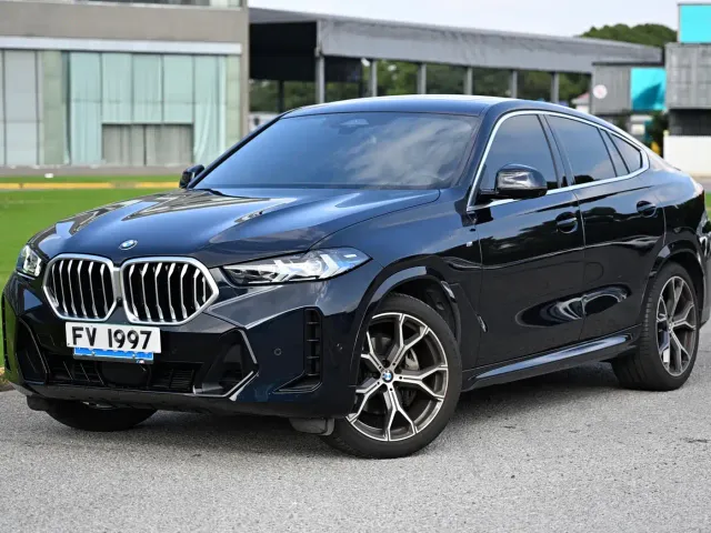 Фотография автомобиля — BMW X6