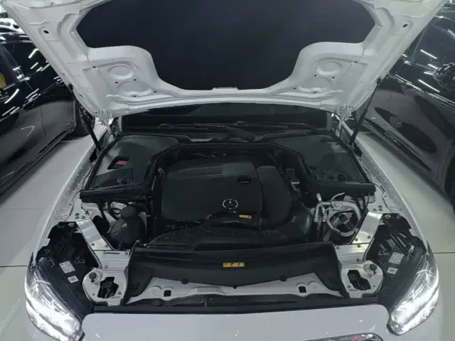 Mercedes-Benz E-Class — Фото автомобиля 19