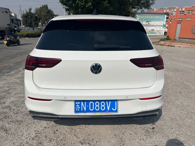 Volkswagen Golf — Фото автомобиля 5