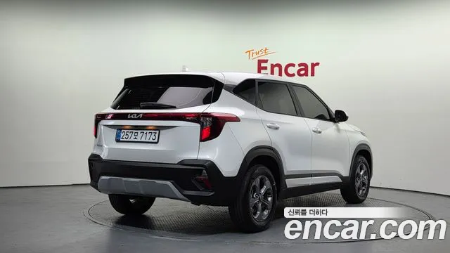 Kia Seltos Бензин 1.6 турбо 2WD — Фото автомобиля 2