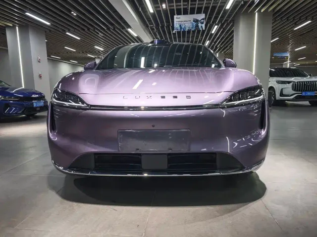 Luxeed R7 — Фото автомобиля 2