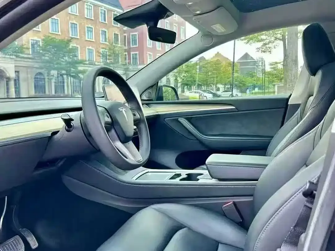 Tesla Model Y 2022 Facelift Rear-Wheel Drive Version — Фото автомобиля 4