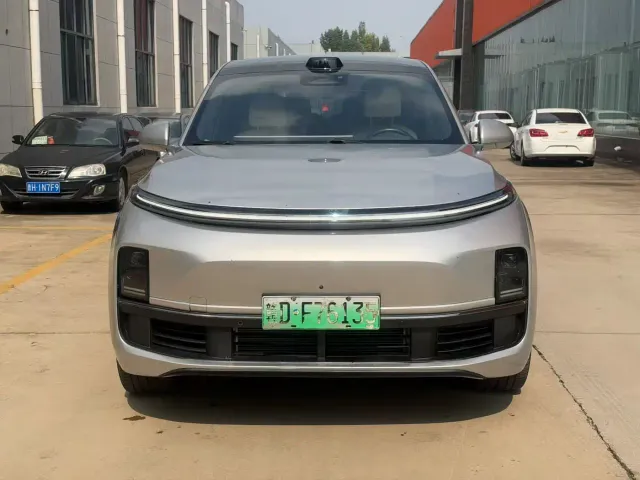 Li Auto L9 — Фото автомобиля 2