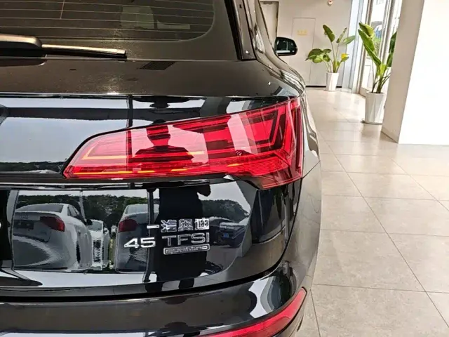 Audi Q5L — Фото автомобиля 7