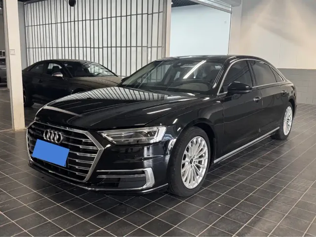 Фотография автомобиля — Audi A8