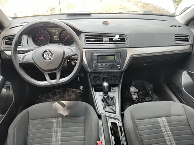 Volkswagen Lavida — Фото автомобиля 9
