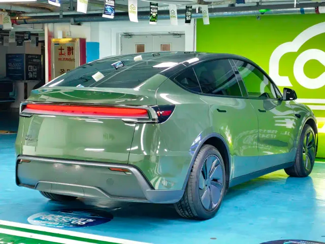 Tesla Model Y 2026 Rear-Wheel Drive — Фото автомобиля 20