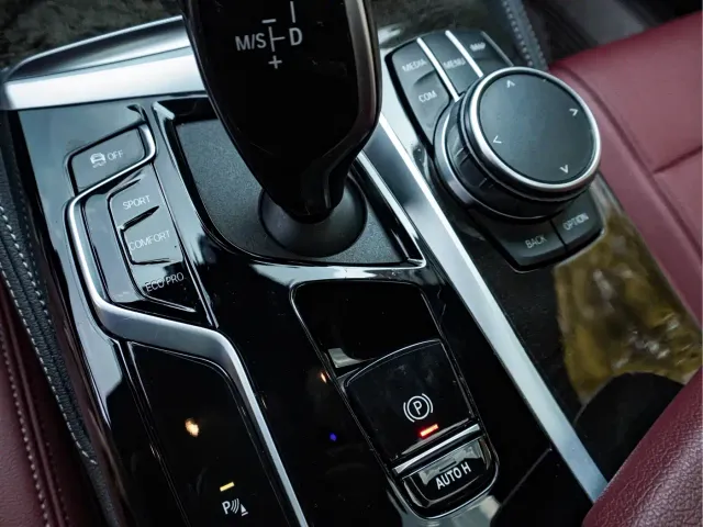 BMW 5 Series — Фото автомобиля 13