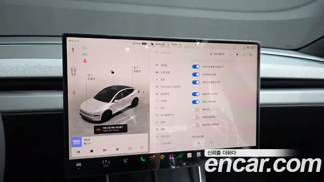 Tesla Model Y — Фото автомобиля 14
