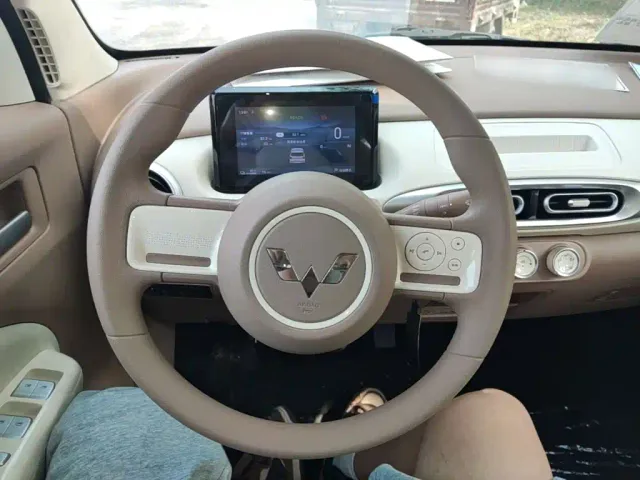 Wuling Hongguang Mini EV — Фото автомобиля 10