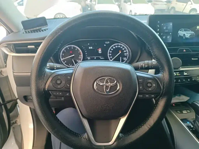 Toyota Harrier — Фото автомобиля 10