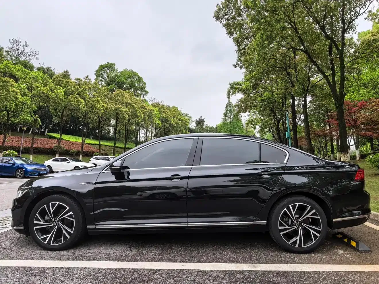 Volkswagen Magotan 2021 330TSI DSG 30th Anniversary Edition — Фото автомобиля 7