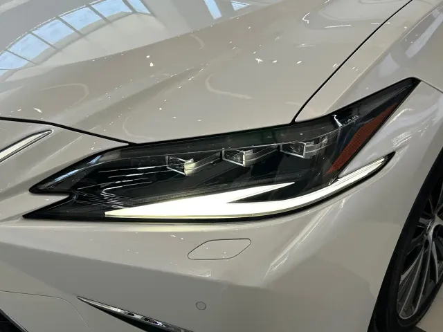 Lexus ES — Фото автомобиля 19