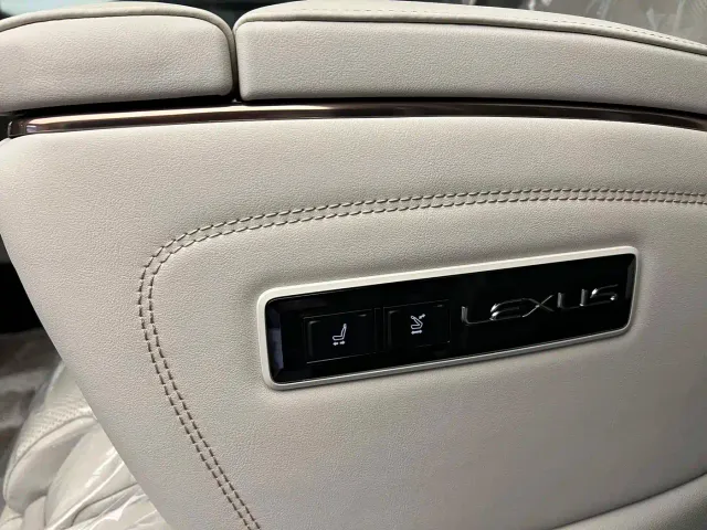 Lexus LM — Фото автомобиля 14
