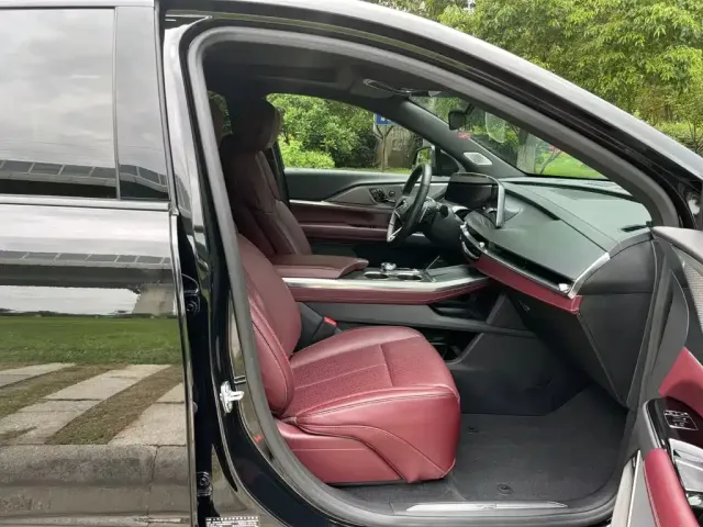 Cadillac XT5 — Фото автомобиля 15