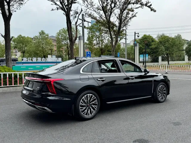 Hongqi H5 — Фото автомобиля 5