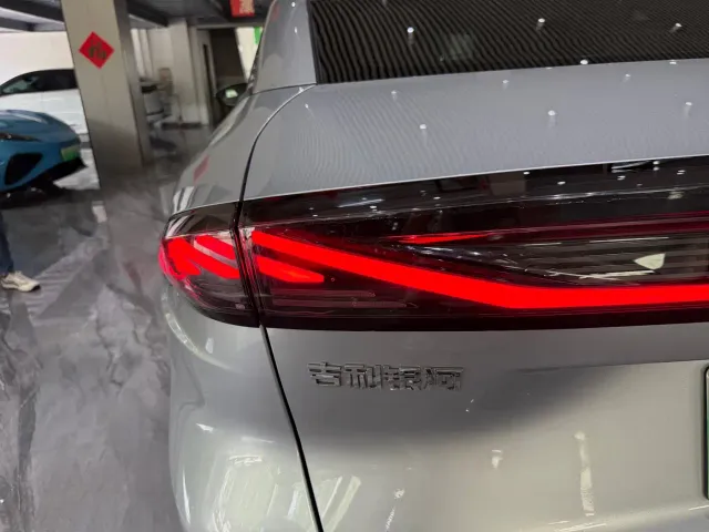 Geely Galaxy L6 — Фото автомобиля 23