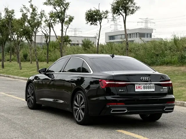 Audi A6L — Фото автомобиля 12