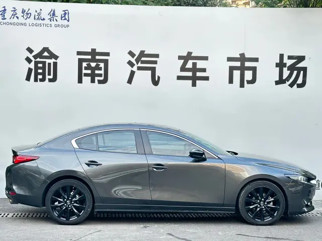 Mazda Axela — Фото автомобиля 4