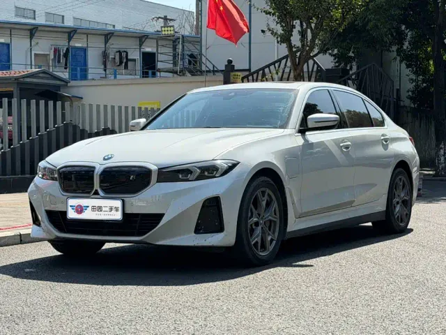 Фотография автомобиля — BMW i3