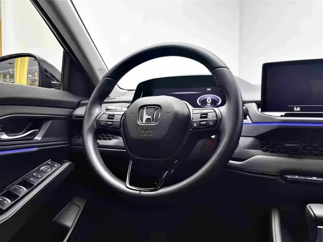 Honda Accord — Фото автомобиля 12