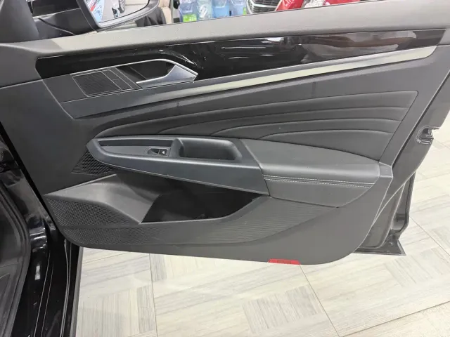 Volkswagen Passat — Фото автомобиля 15