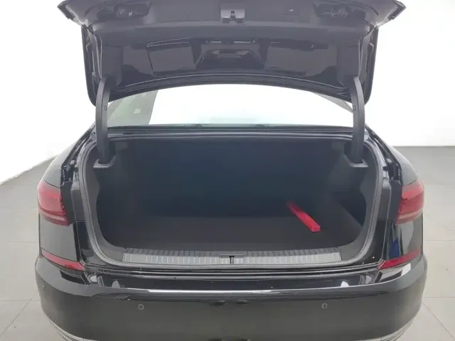 Volkswagen Passat — Фото автомобиля 16