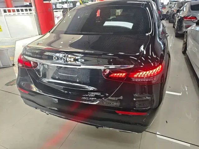 Mercedes-Benz E-Class — Фото автомобиля 5
