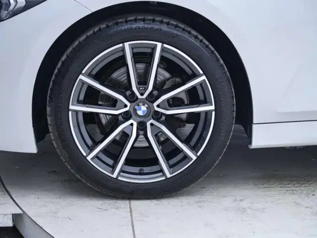 BMW 3 Series — Фото автомобиля 10