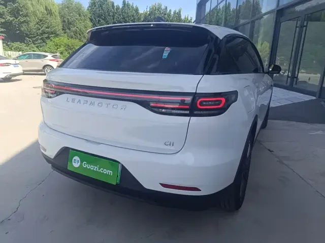 Leapmotor C11 — Фото автомобиля 6