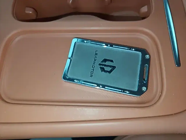 Leapmotor C10 — Фото автомобиля 8